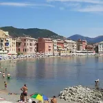 Casa Coppe… Affacciato Sulla Baia Delle Favole